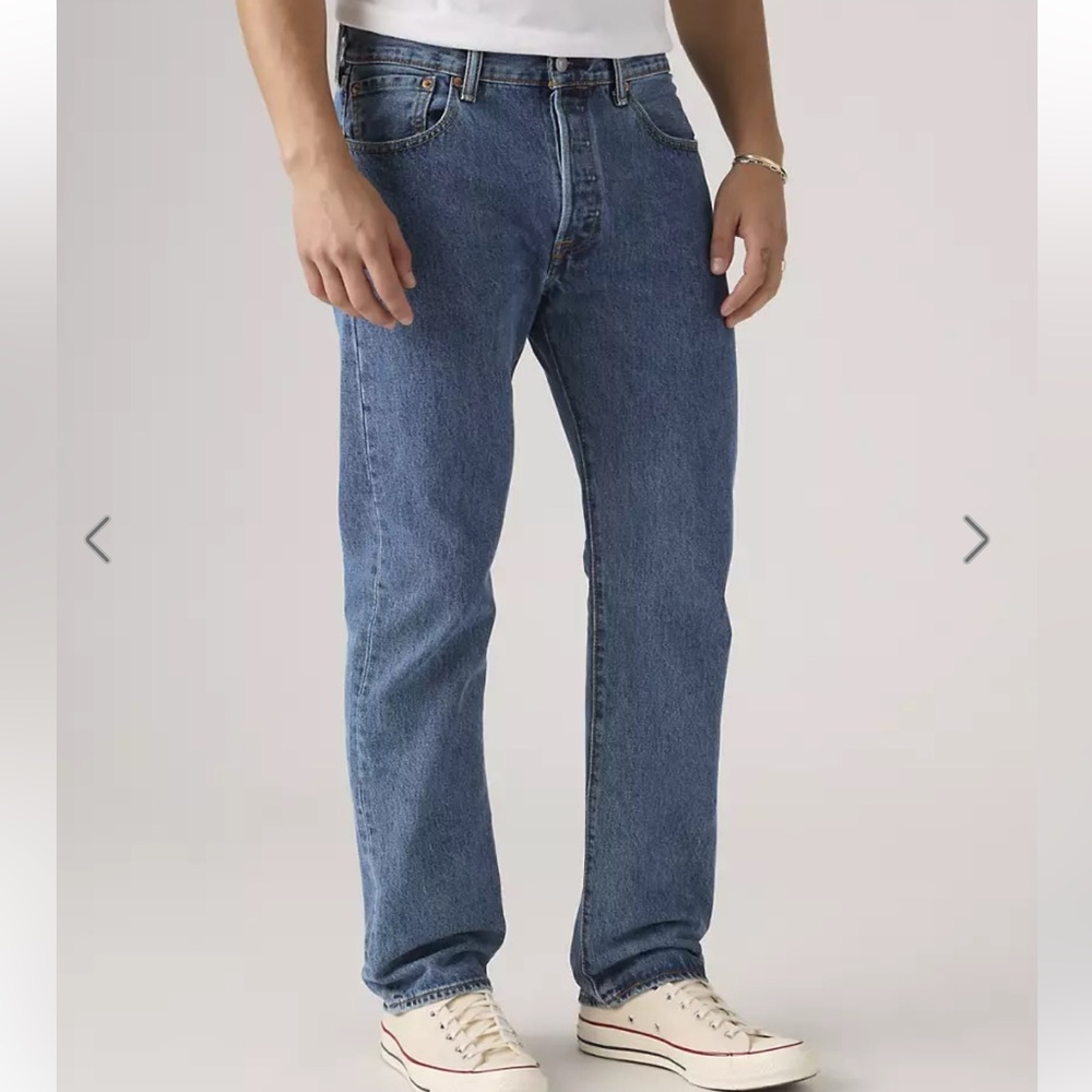 Levi’s 501 Original Fit Men’s Jeans
Medium Stonewash, Size 36 x 32